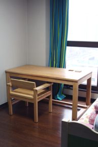 直_책상,Table